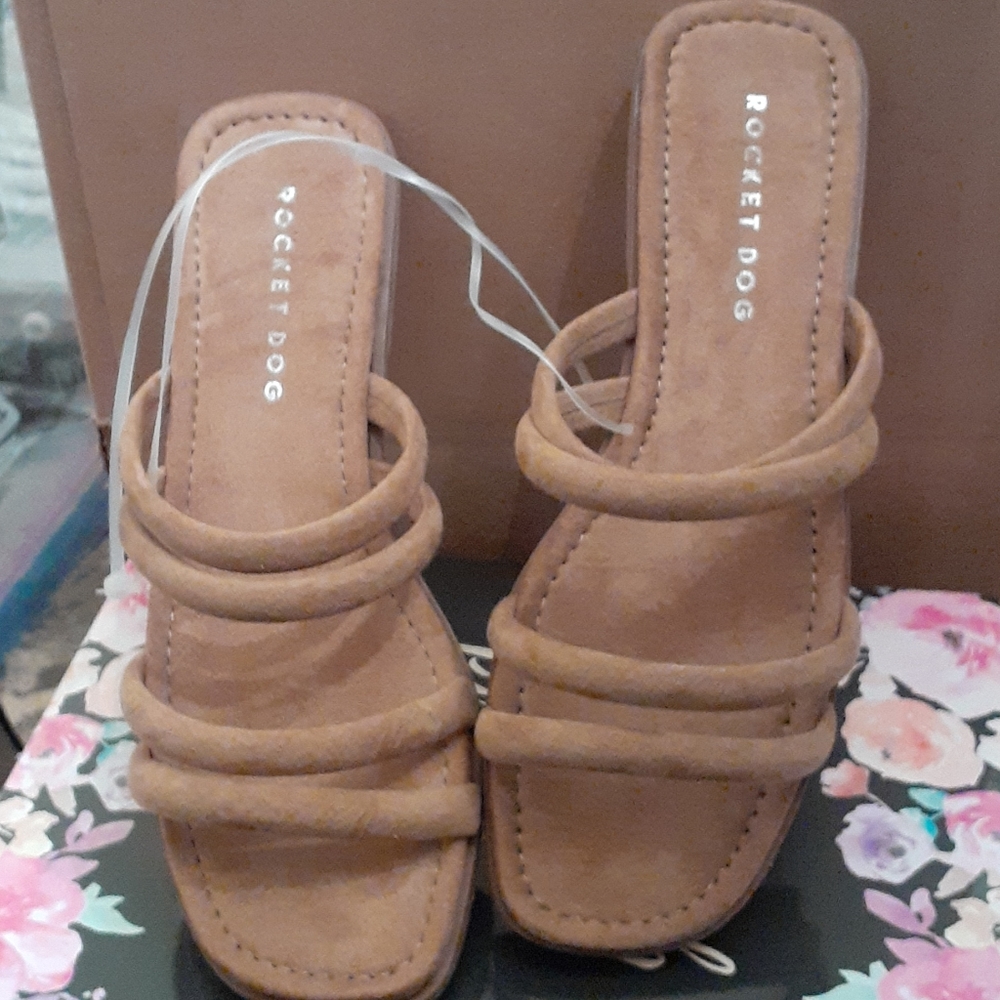 Rocket Fog Sandals